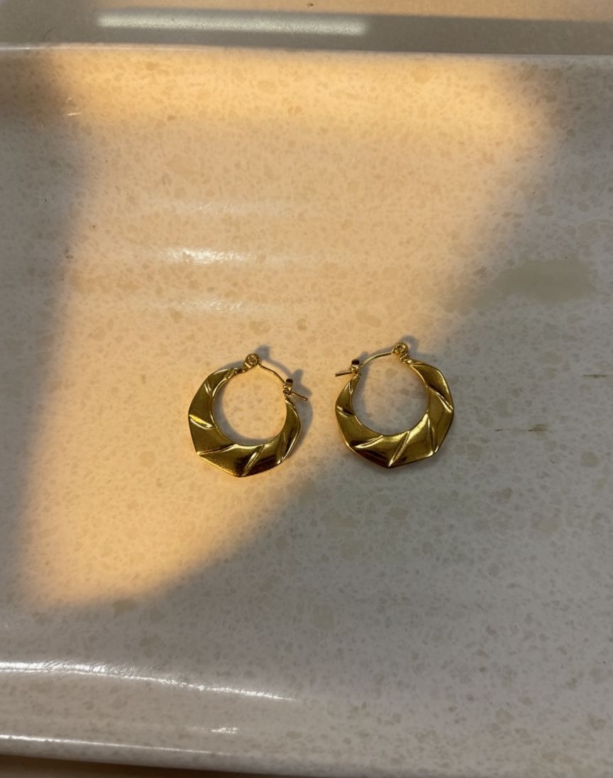 Women Golden Slantt Bali Halo Earring (Anti Tarnish)