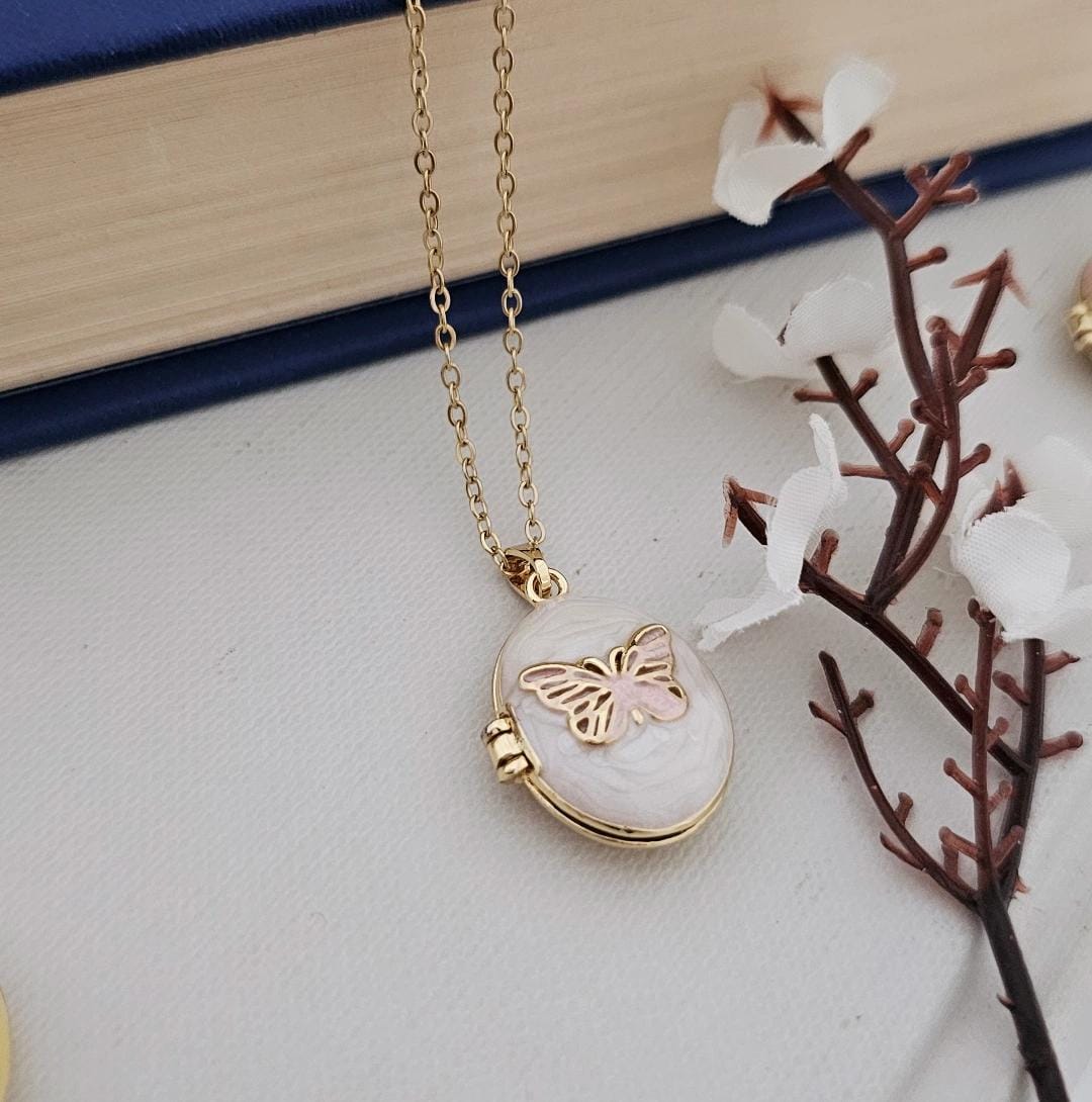 Women Butterfly Dream Oval Locket Necklace (Anti Tarnish)