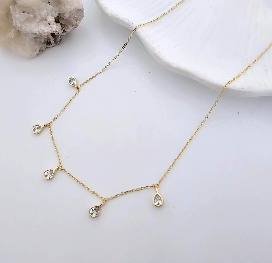 Golden Crystal Dewdrop Women Necklace (Anti Tarnish)