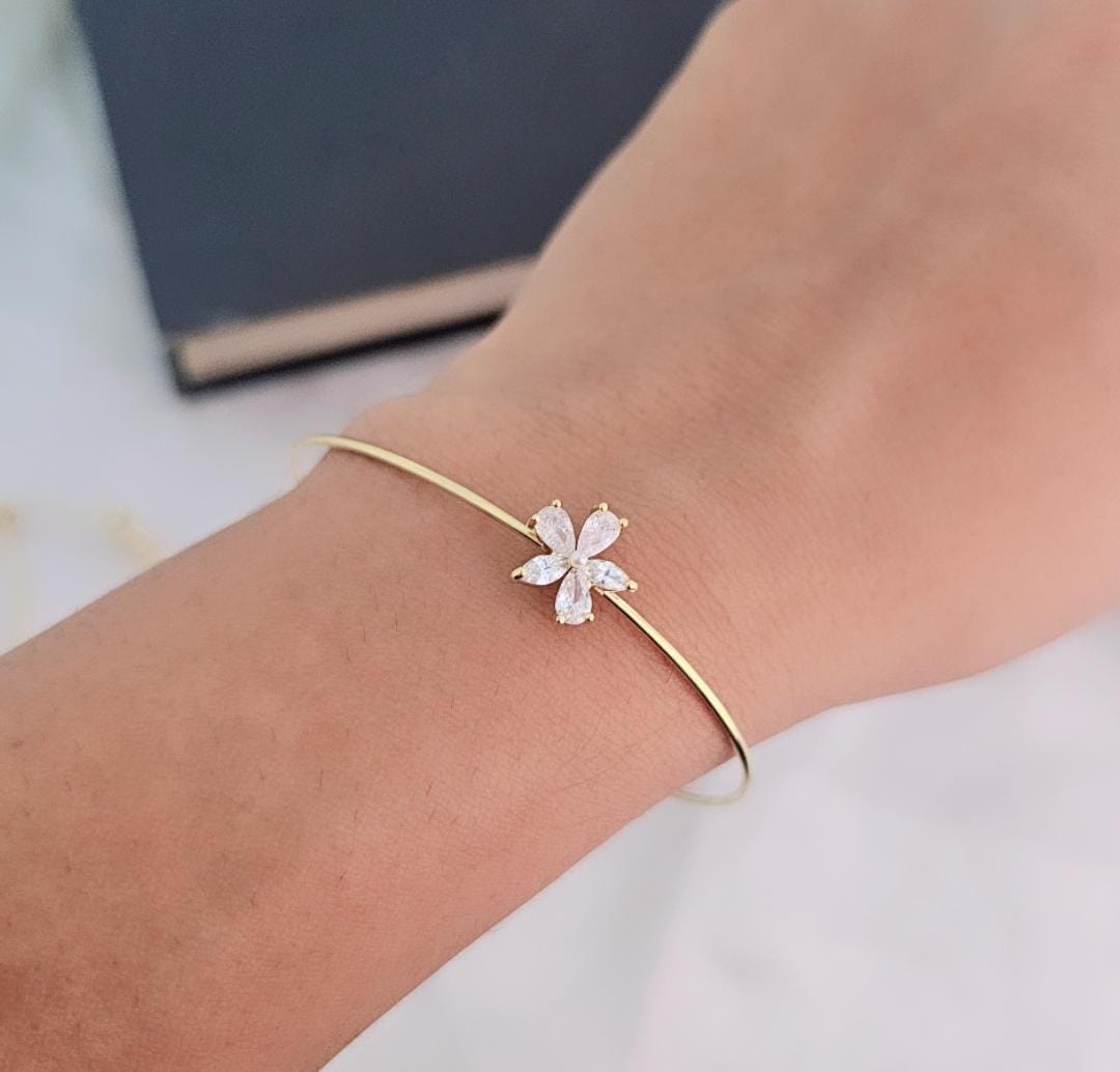Golden Small Flower Delicate Solitaire Kada Bangle