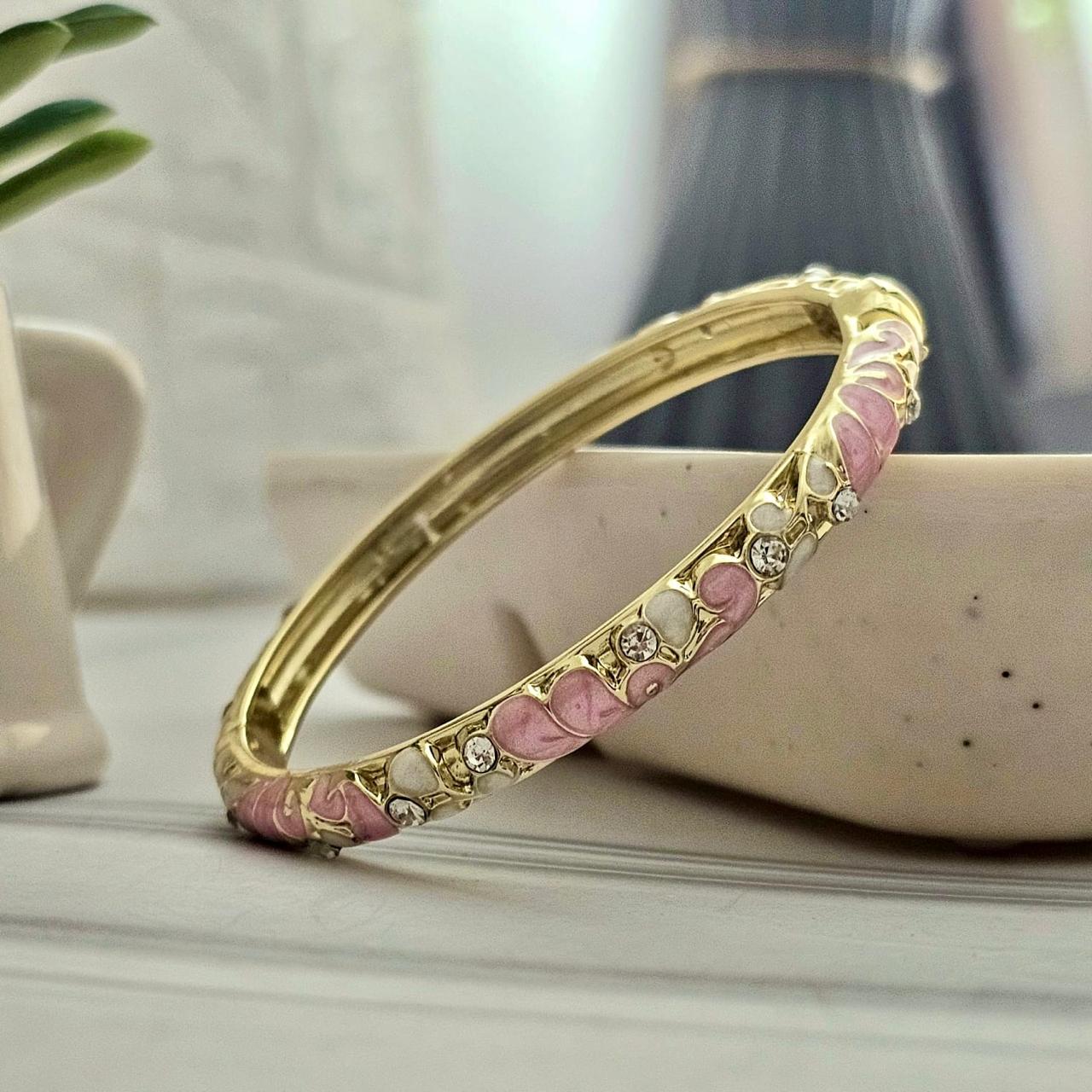Women Thin Diamond Flower Enamel Kada Bracelet