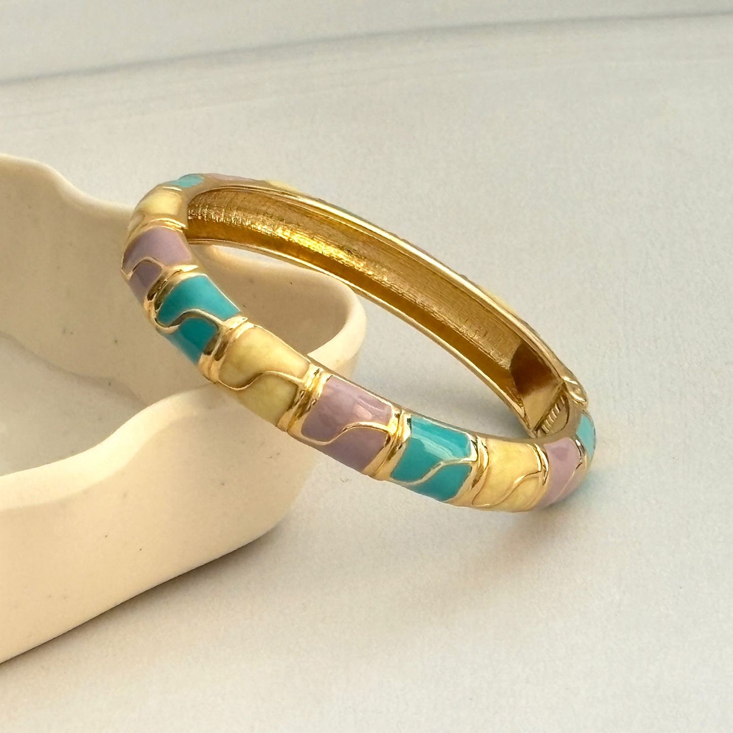 Women ZigZag Block Enamel Kada Bracelet