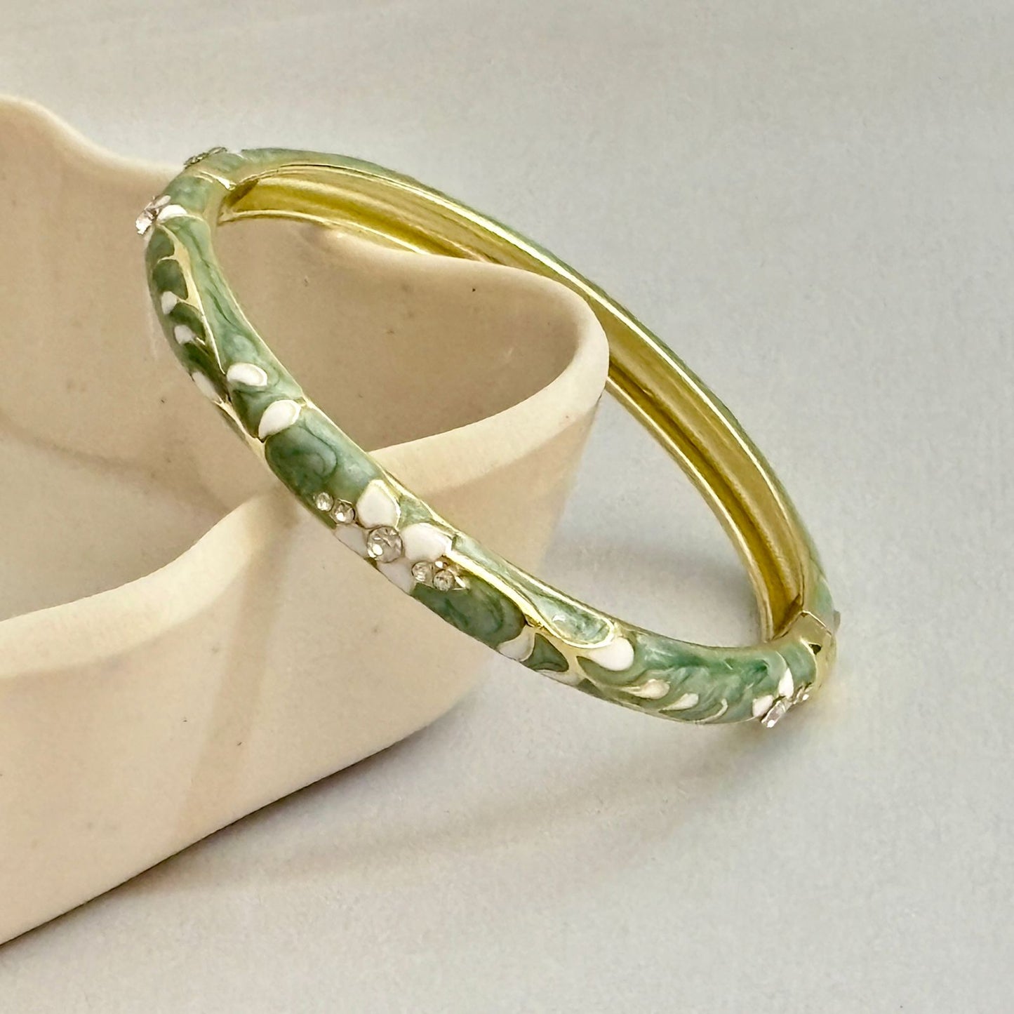 Women Thin Flower Enamel Kada Bracelet