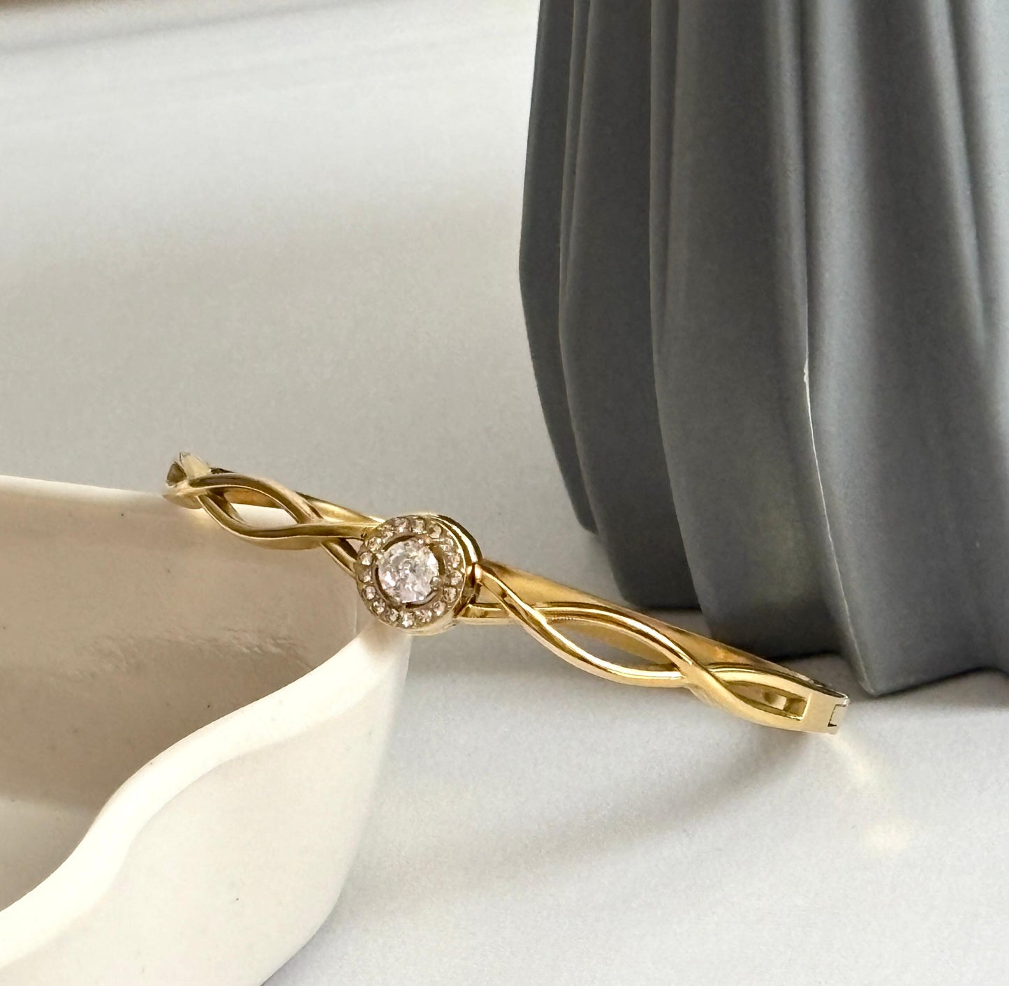 Women Golden Solitaire Kada Bracelet (Anti Tarnish)