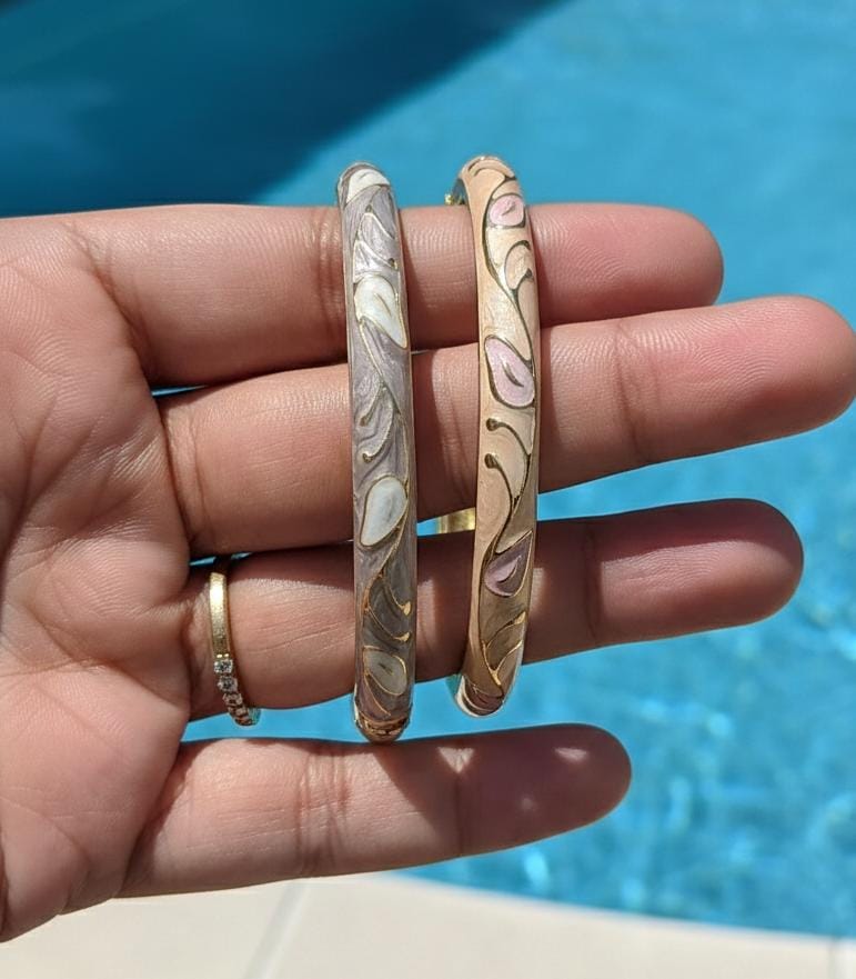 Women Leaf Enamel Kada Bracelet