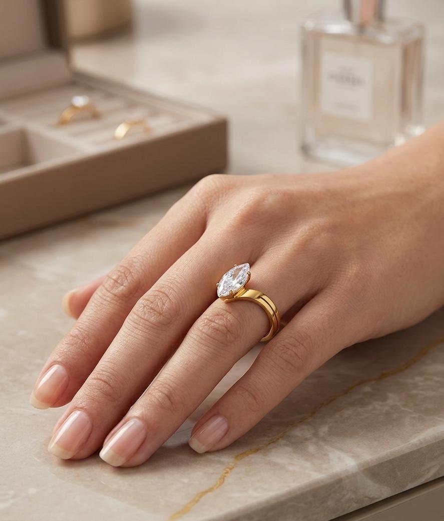 Women Golden Oval Solitaire Ring (Size 17)