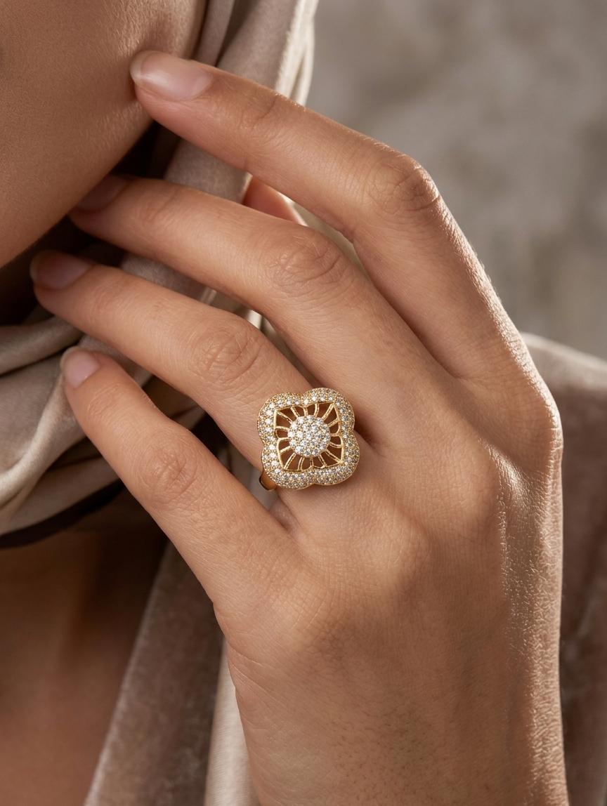Woman Clover Diamond Ring ( Adjustable )