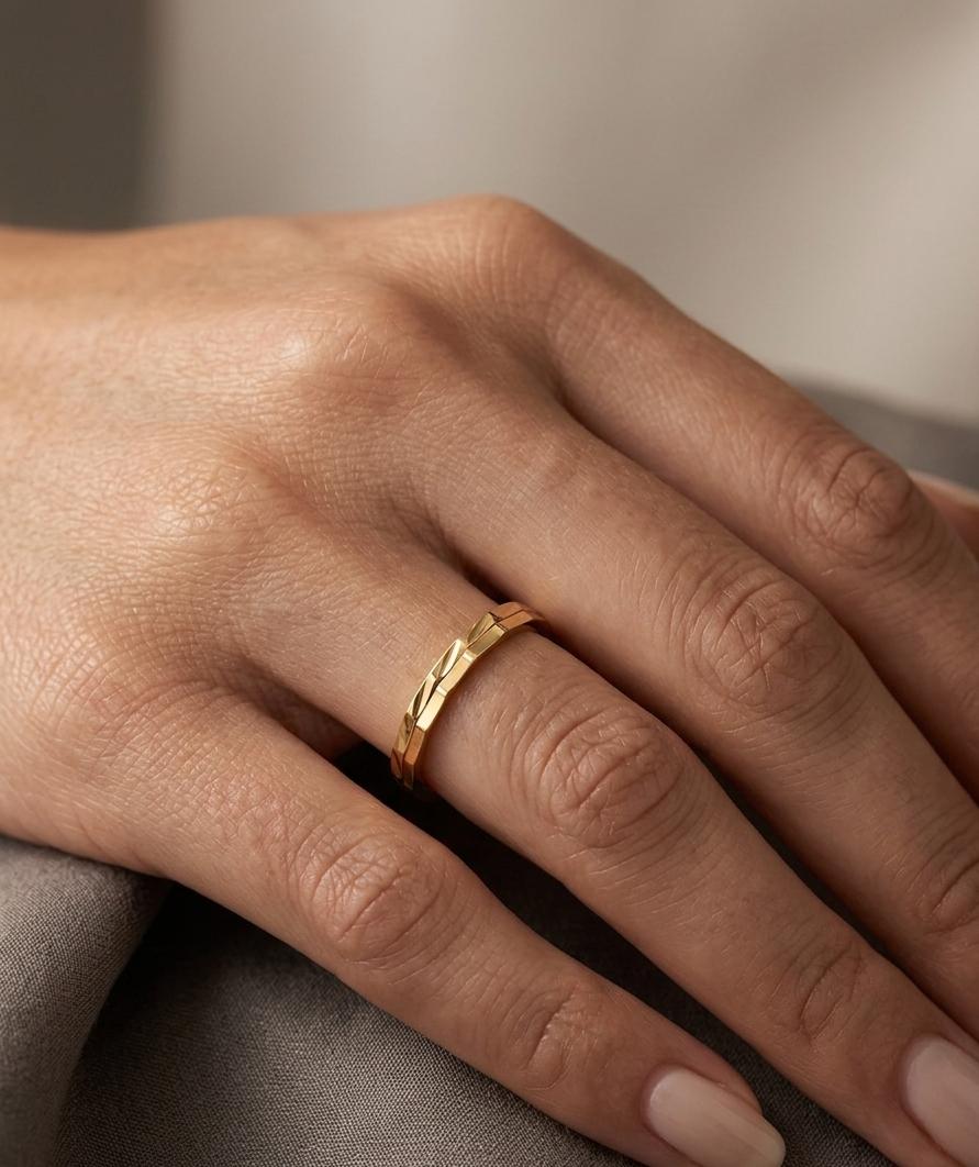 Women Set Of 2 Anti Tarnish Rings (Size 18)
