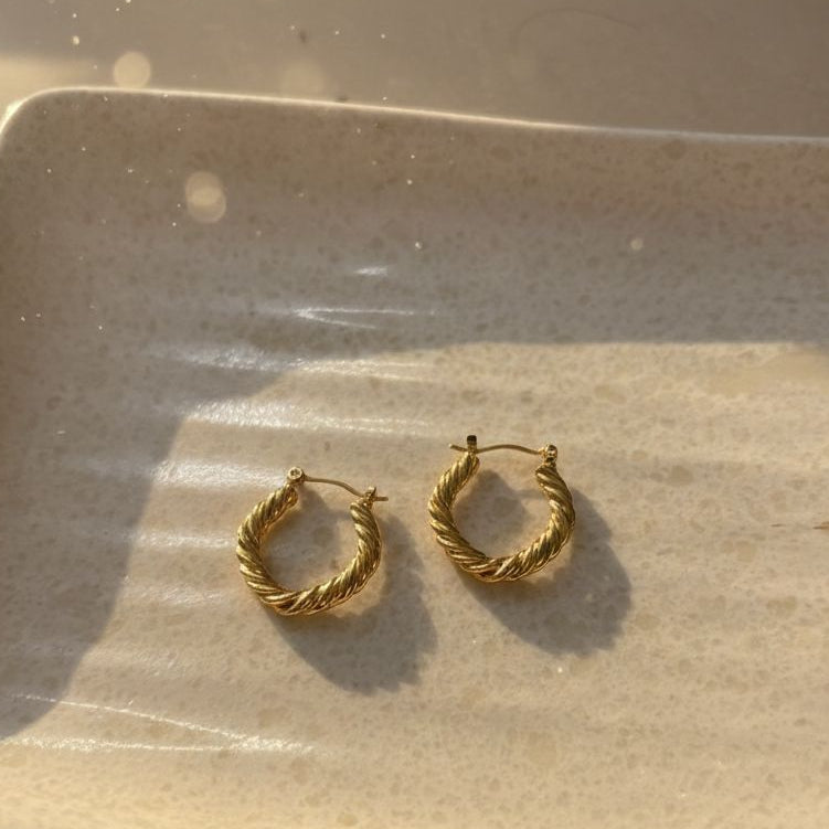 Women Golden Rope Bali Halo Earring (Anti Tarnish)