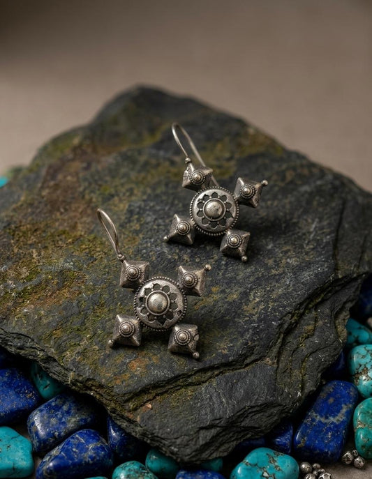 German Silver Vintage Floral Motif Stud Earring - Nimé By Shop Trendys