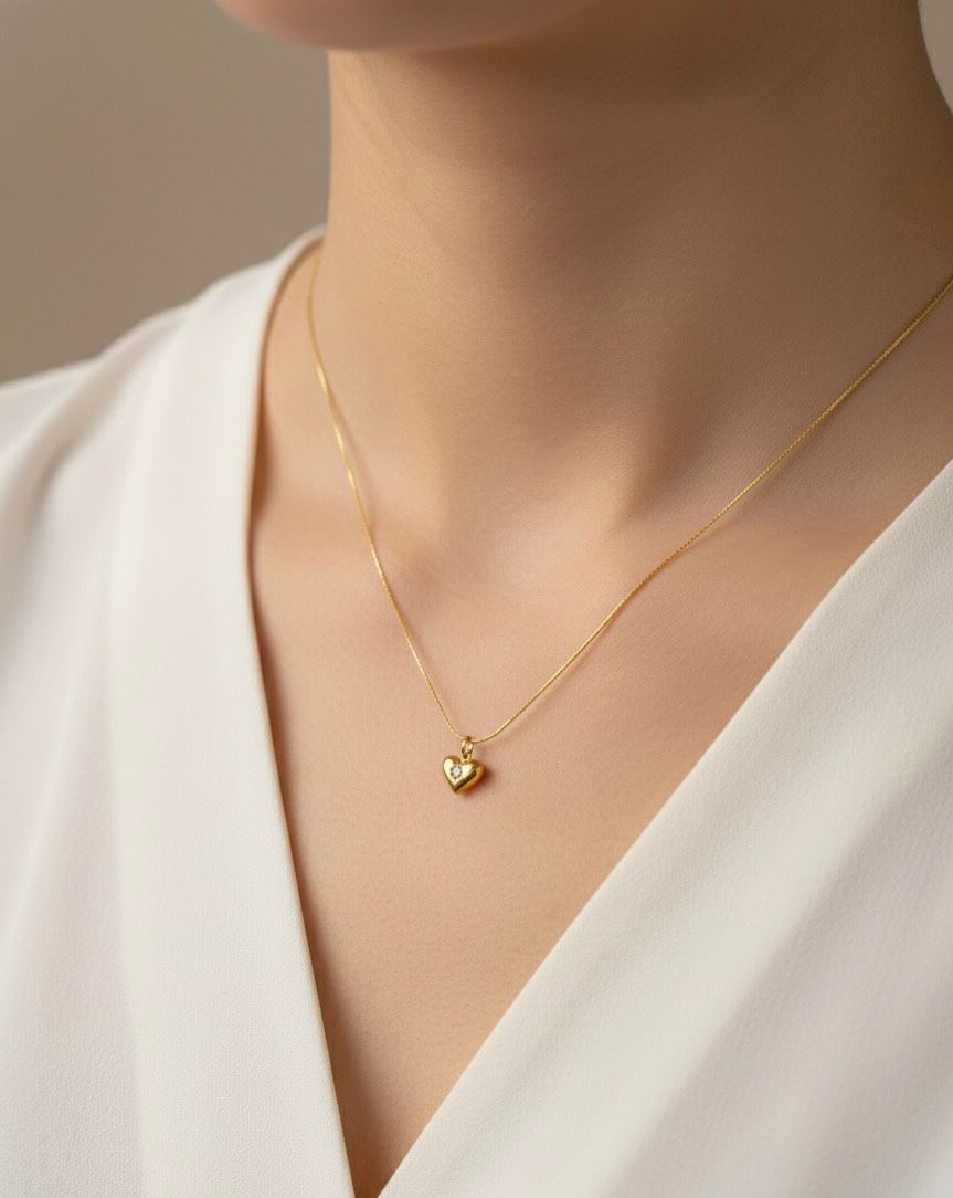 Women Minimal Heart Diamond Necklace (Anti Tarnish)