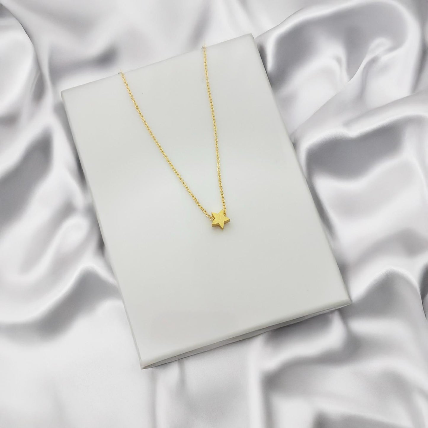 Women Minimal Star Necklace