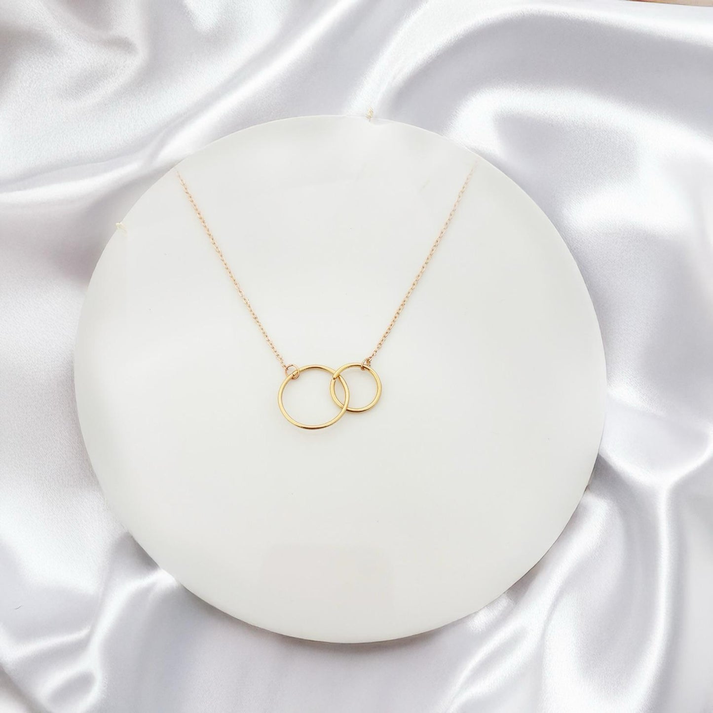 Eternity Interlock Women Necklace