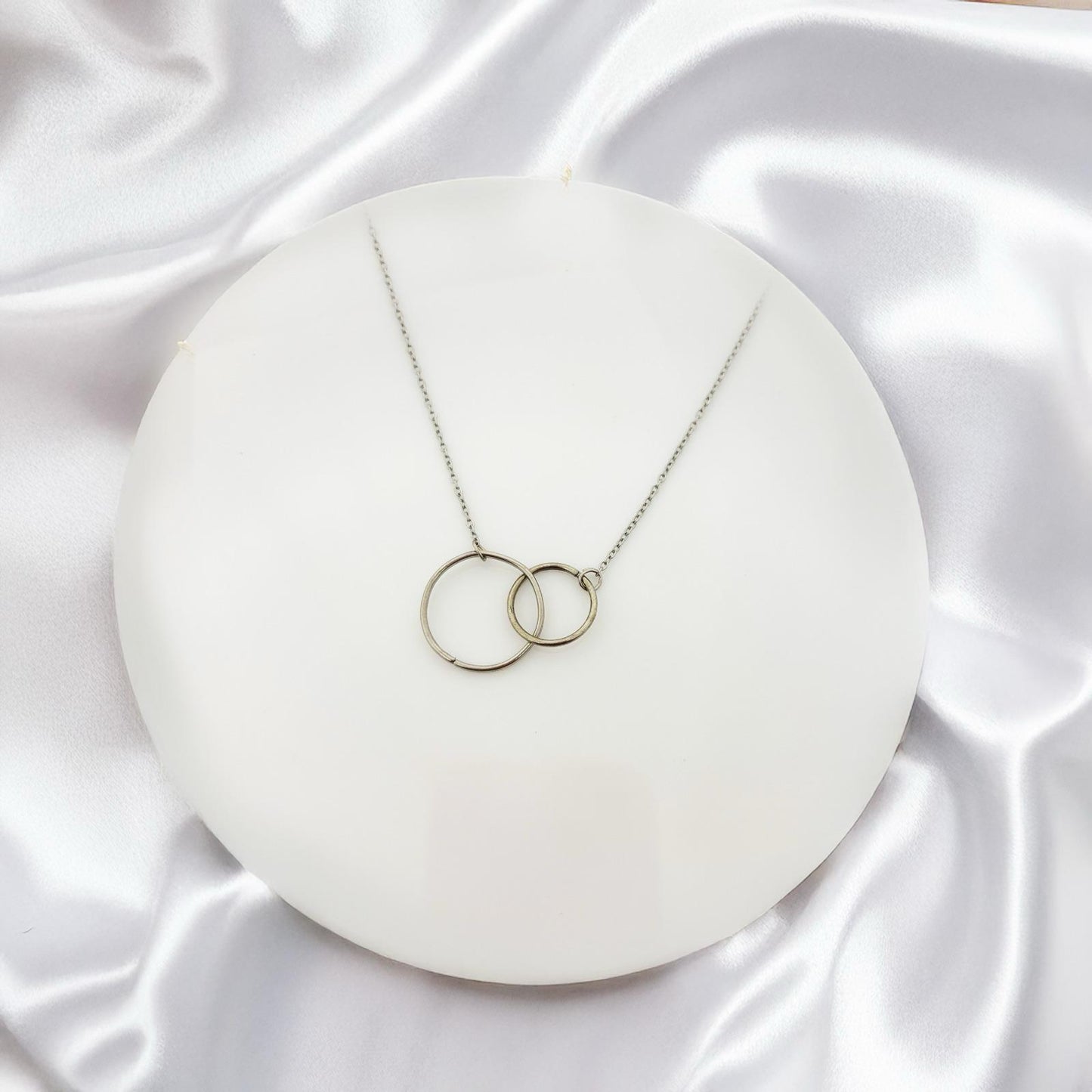 Eternity Interlock Women Necklace