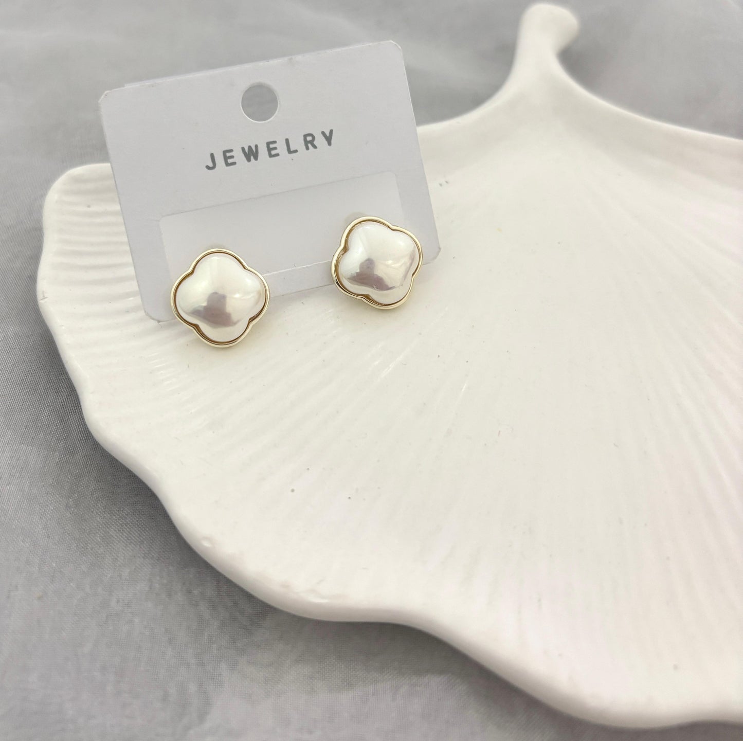 White Pearl Clover Studs Earrings (Anti Tarnish)