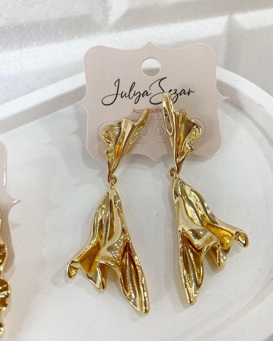 Golden Fluid Layered Earrings (Anti Tarnish)