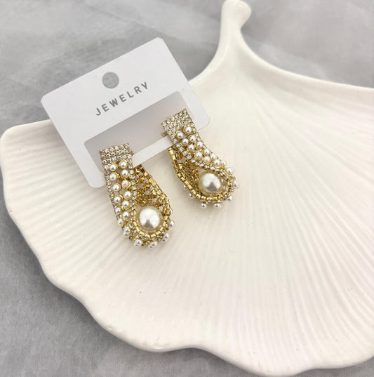 Golden Pearl U Earrings (Anti Tarnish)