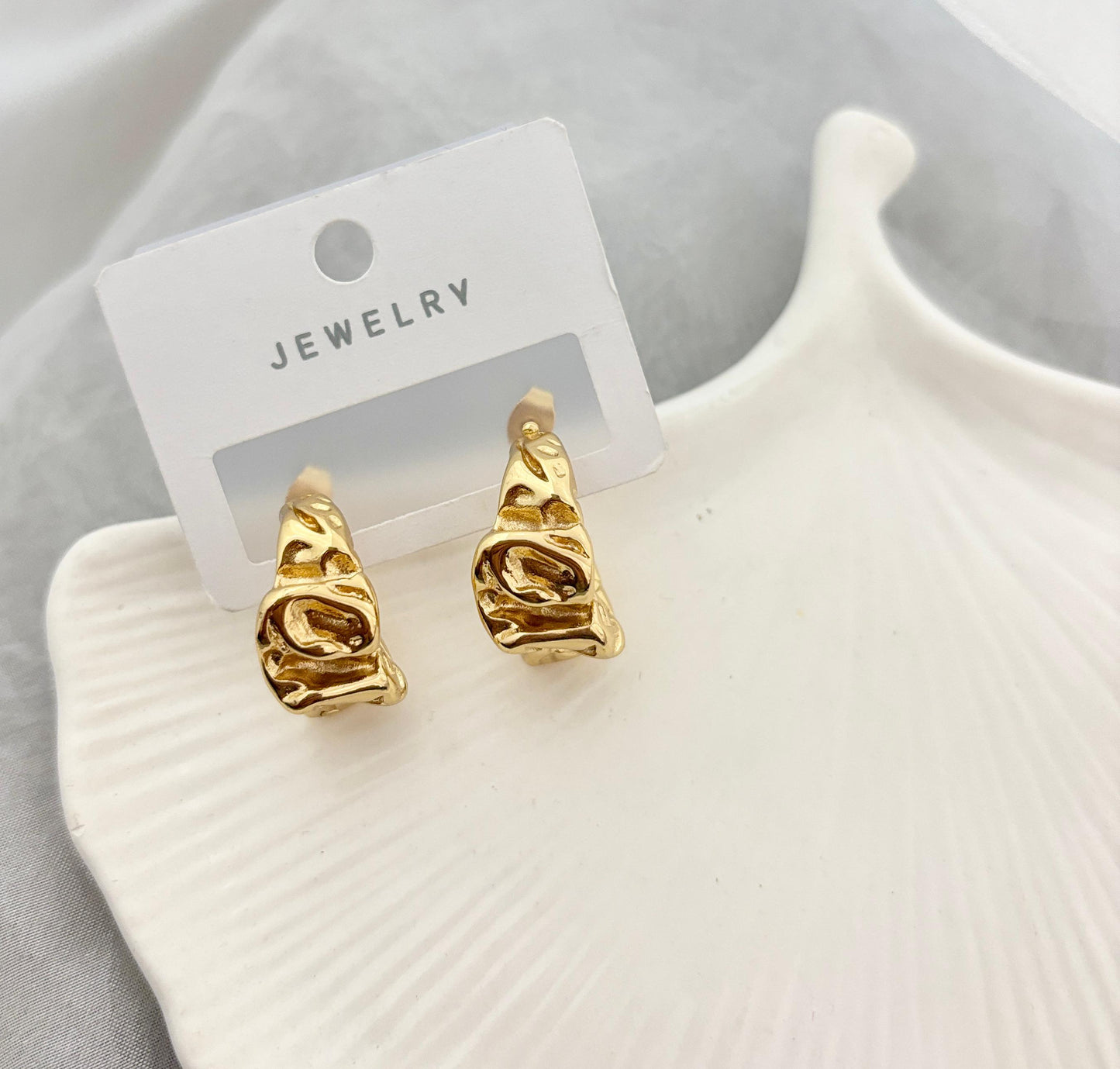 Golden Wavy Hoops Earrings (Anti Tarnish)