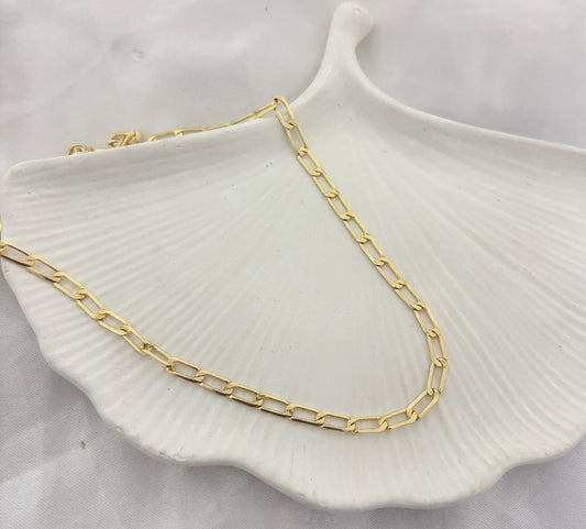 Sleek Cuban Chain Golden Women Necklace (Stainless Steel)