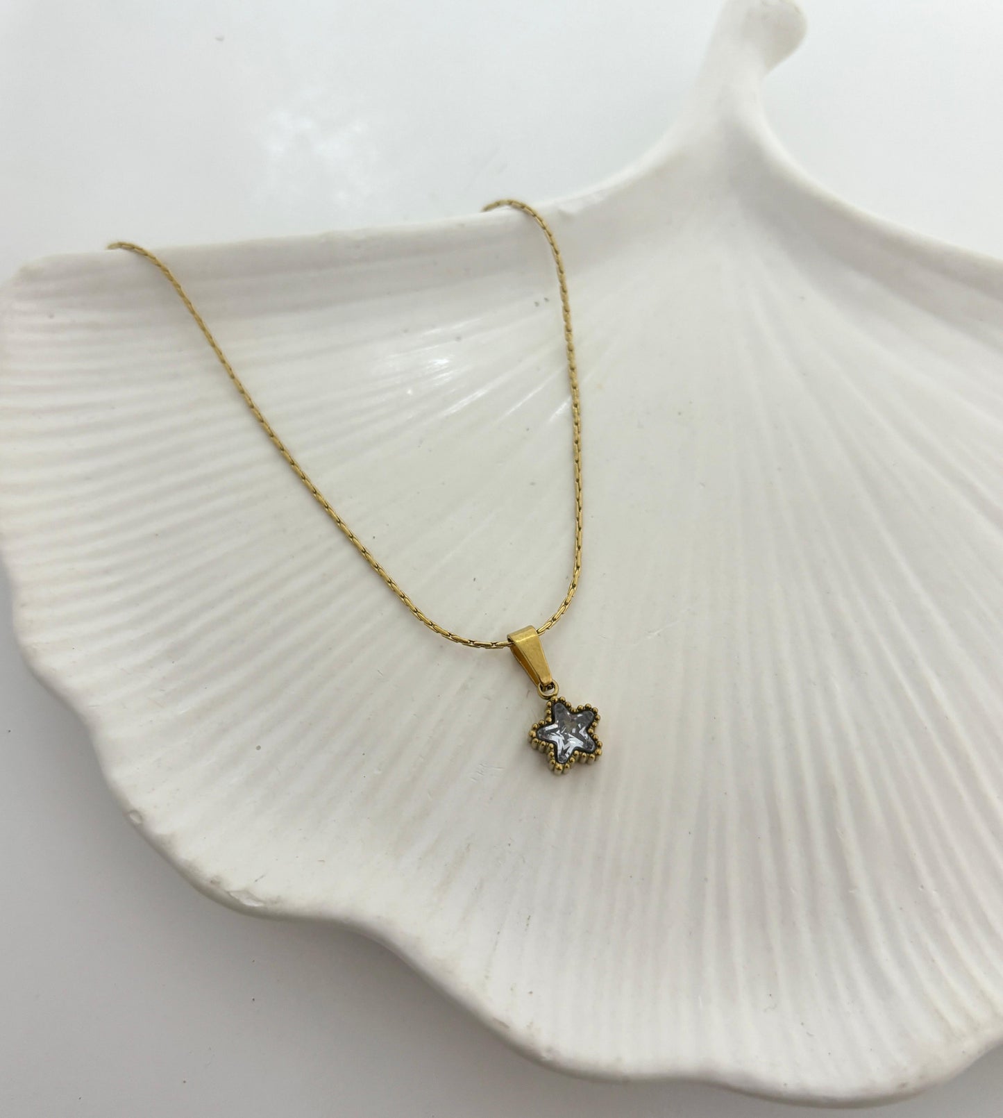 Golden Solitaire Grey Star Sleek Women Necklace (Stainless Steel)