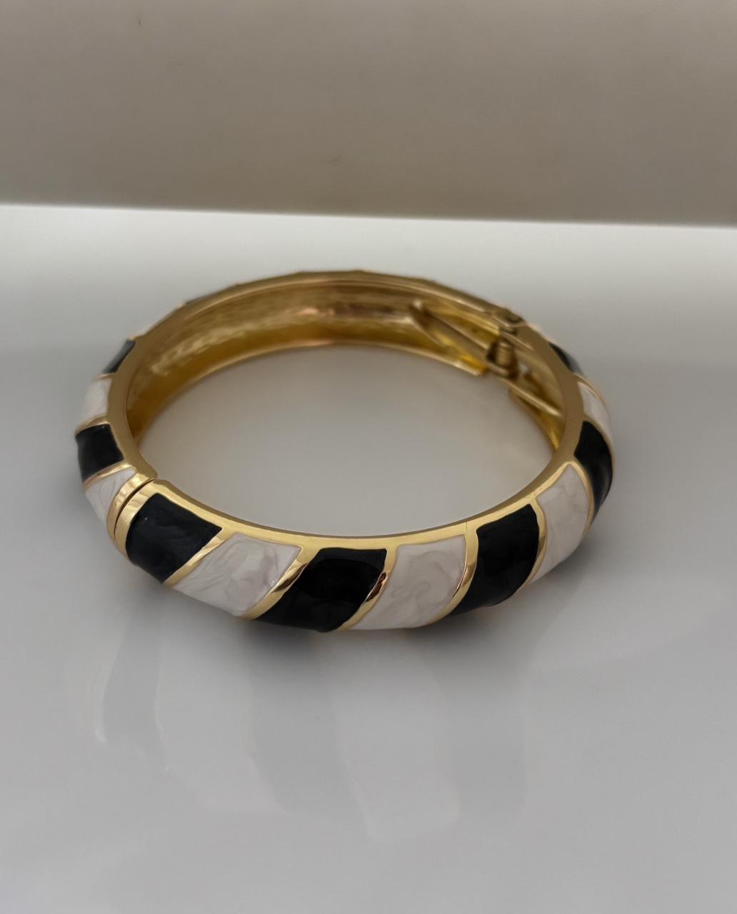 Black White Enamel Kada Bangle