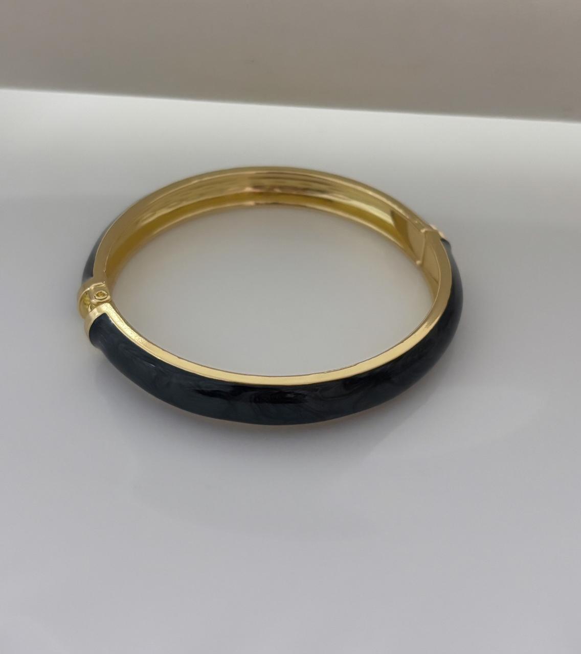 Black White Enamel Kada Bangle