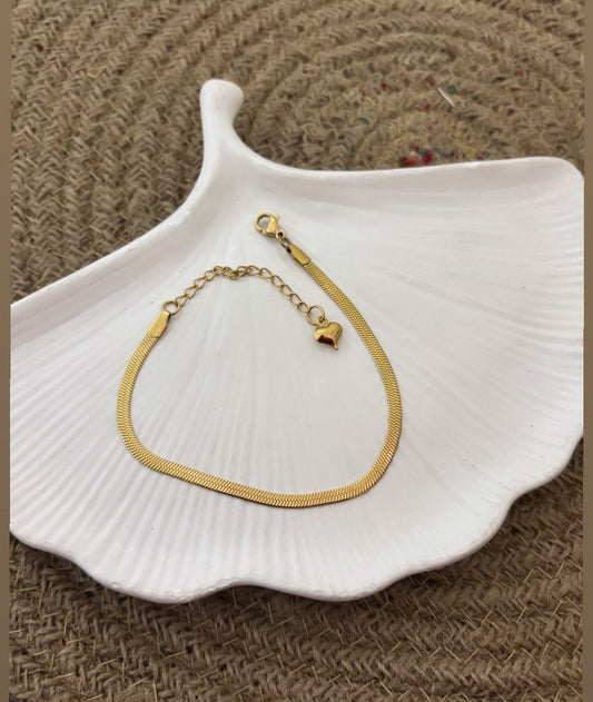 Women Snake Chain Bracelet (Anti Tarnish)