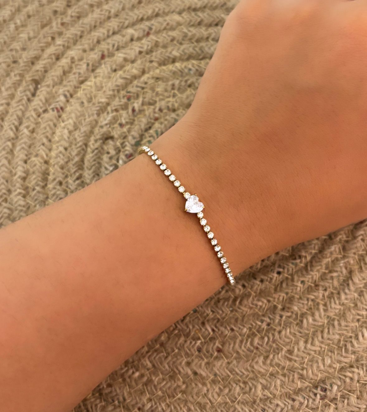 Women Stainless Steel Diamond with Heart Bracelet (Anti tarnish)