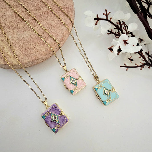 Women Enchanted Vintage Locket Necklace (Anti Tarnish)