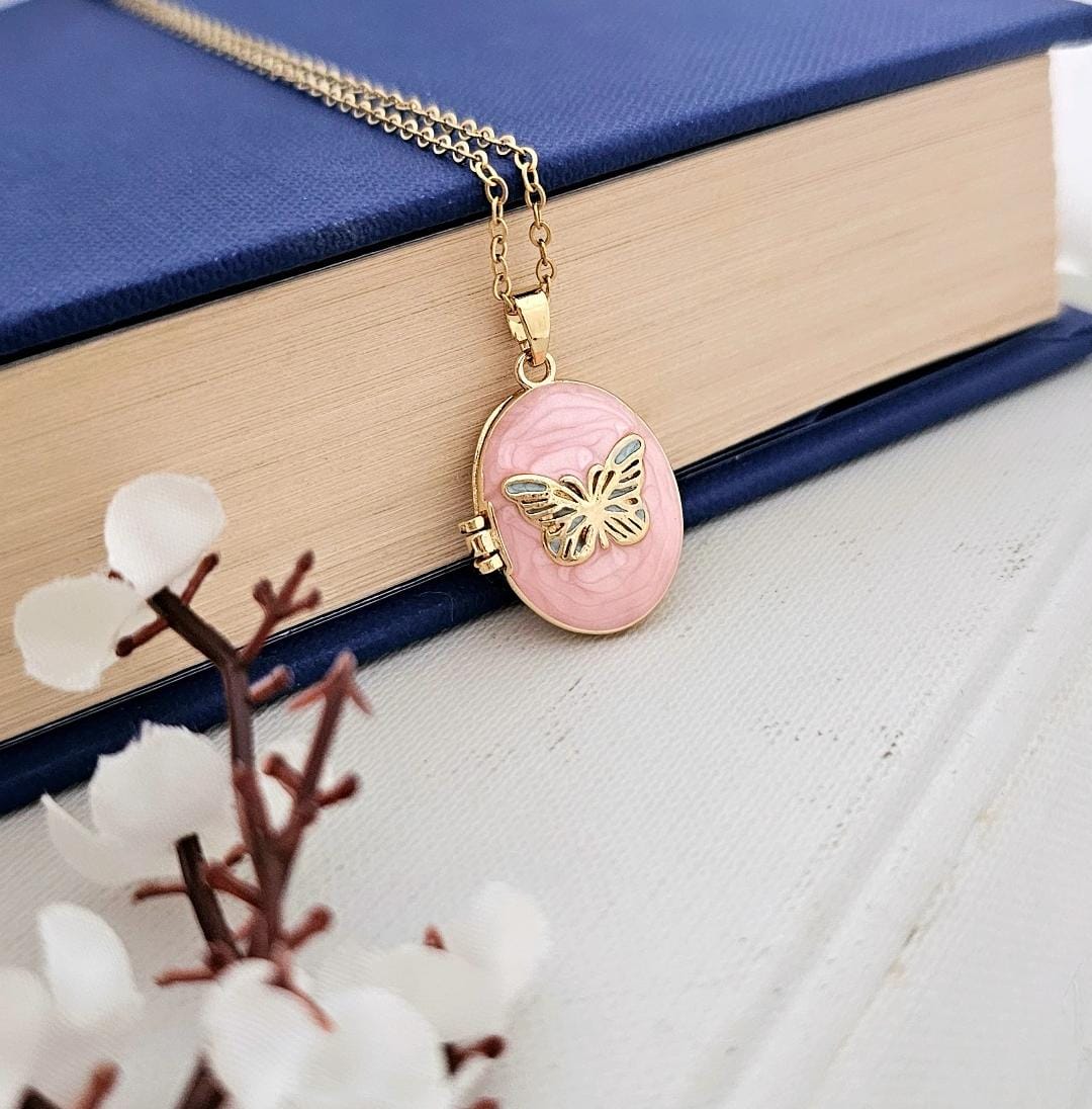 Women Butterfly Dream Oval Locket Necklace (Anti Tarnish)