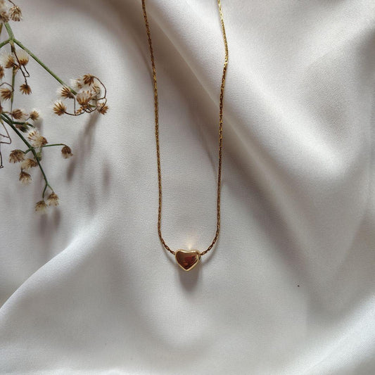 Women Golden Heart Pendant Necklace (Anti Tarnish)