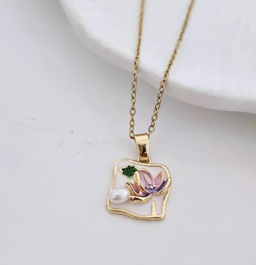 Women White Lotus Bloom Necklace (Anti Tarnish)