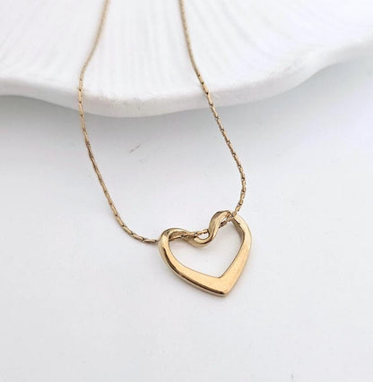 Golden Love Women Necklace (Anti Tarnish)
