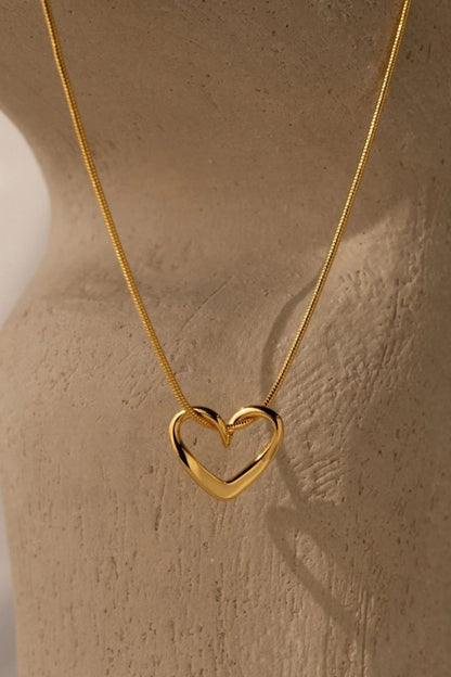 Golden Love Women Necklace (Anti Tarnish)