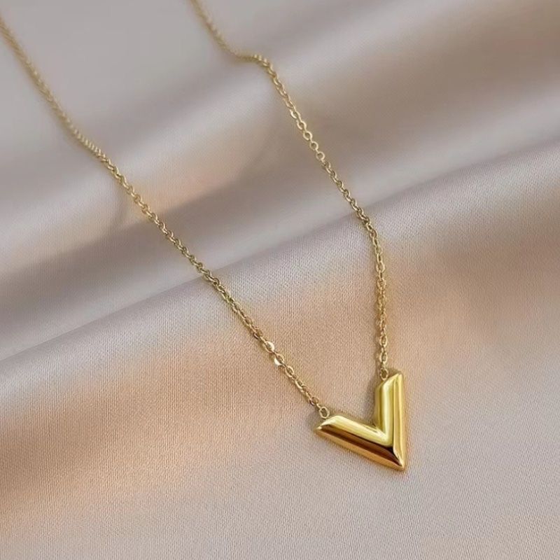 Golden Chevron Women Necklace (Anti Tarnish)