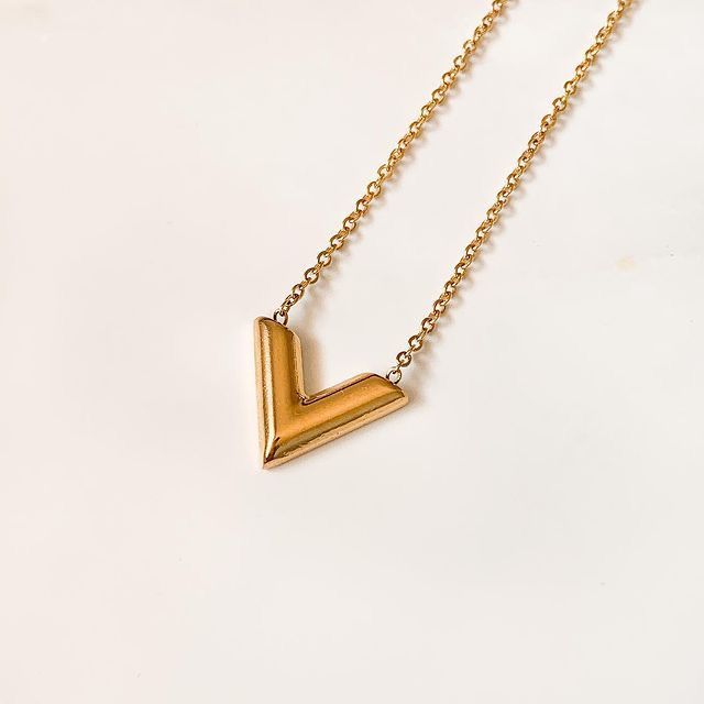 Golden Chevron Women Necklace (Anti Tarnish)
