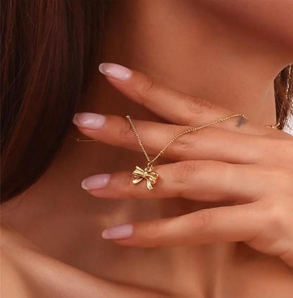 Golden Minimal Bow Women Necklace (Anti Tarnish)