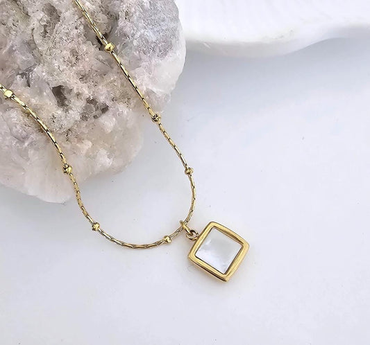 Golden Square Shell Glow Women Necklace (Anti Tarnish)