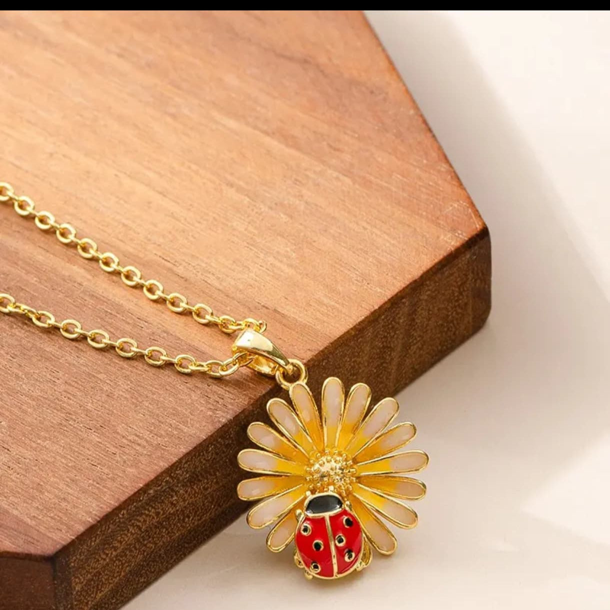 Golden Ladybug Blossom Women Necklace (Anti Tarnish)
