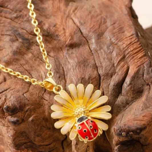Golden Ladybug Blossom Women Necklace (Anti Tarnish)