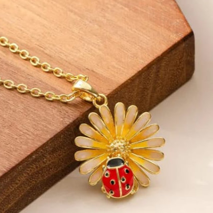 Golden Ladybug Blossom Women Necklace (Anti Tarnish)