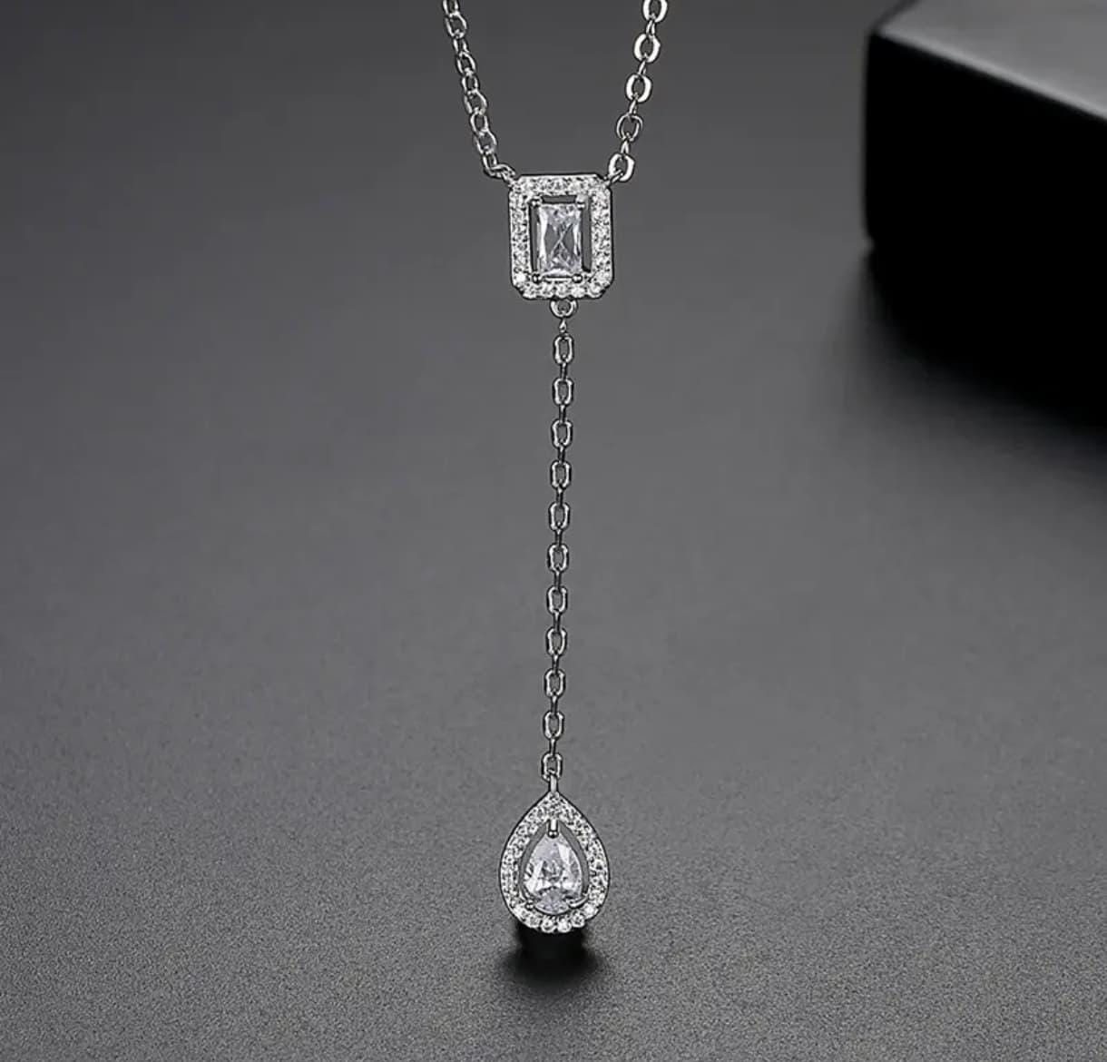 Aurora Drop Women Necklace (Anti Tarnish)