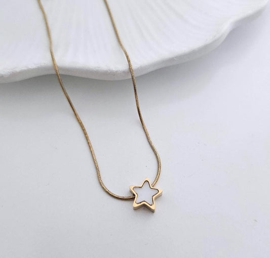 Women Star Mother Of Pearl Necklace (Anti Tarnish)