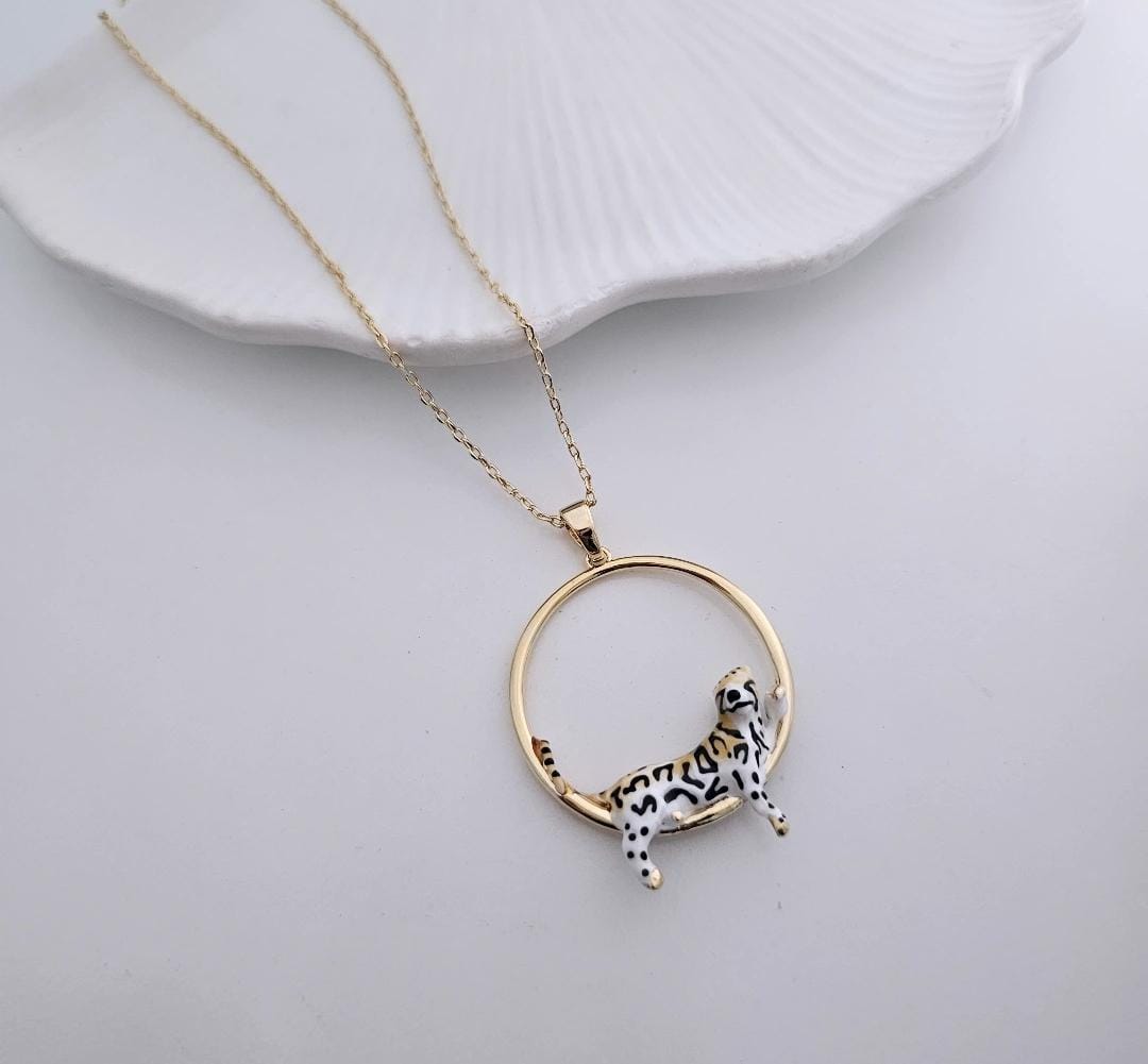 Women Leopard Circle Necklace (Anti Tarnish)