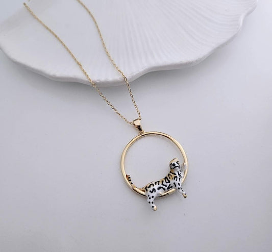 Women Leopard Circle Necklace (Anti Tarnish)