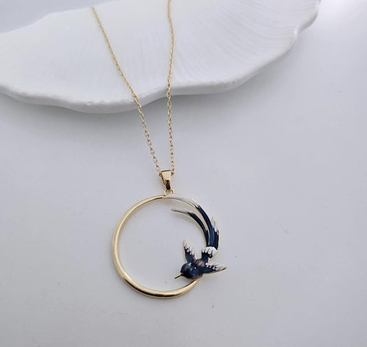 Women Bird Circle Enamel Necklace (Anti Tarnish)