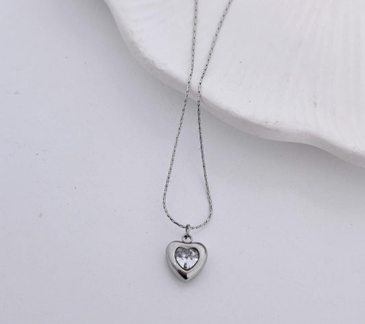 Women Silver Heart Diamond Minimal Necklace (Anti Tarnish)