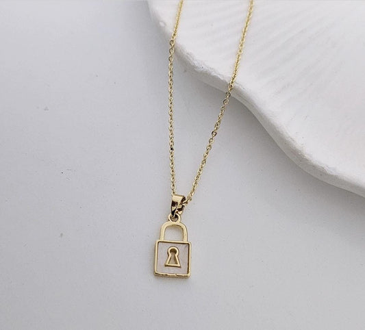 Women Minimal Lock Pearl Necklace (Anti Tarnish)
