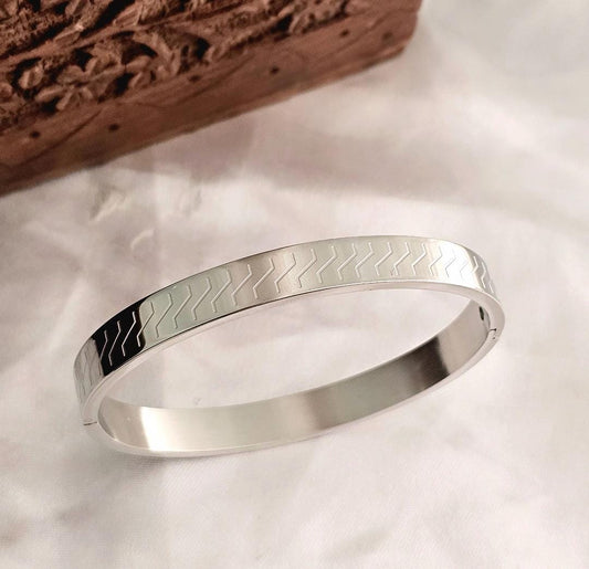 Silver Modern Edge Men Kada