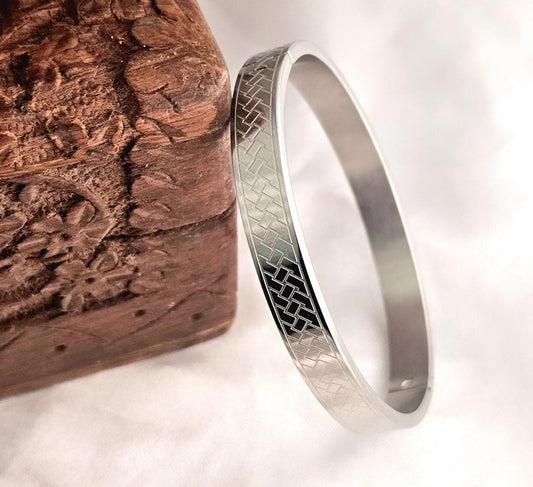 Silver Criss Cross Men Kada